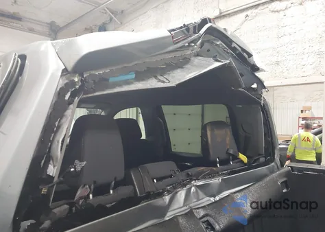 2024 Chevrolet Silverado 1500 4Wd Standard Bed Custom z USA, uszkodzony, nr VIN 3GCPDBEK3RG445267